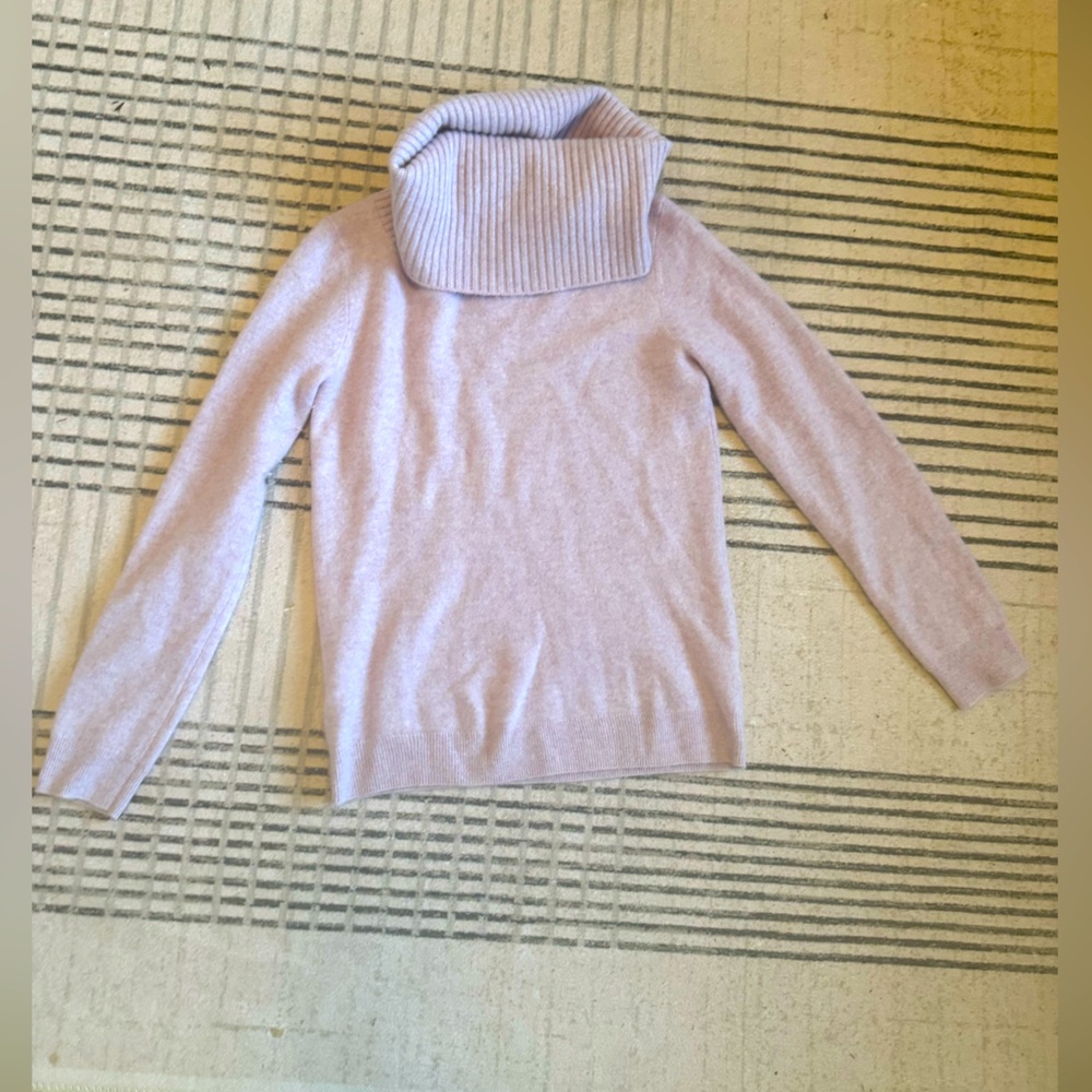 Lavender xs cashmere turtleneck sweater
